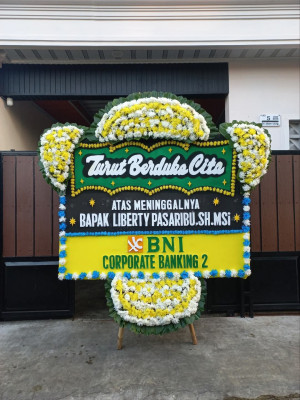 Papan Bunga Duka di Pedaleman
