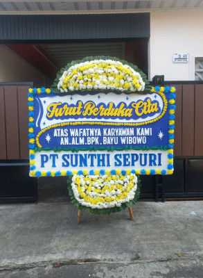 Papan Bunga Duka di Pedaleman