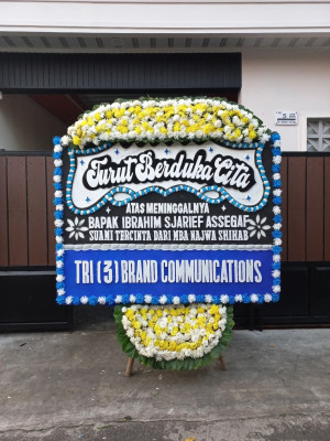 Papan Bunga Duka di Pedaleman